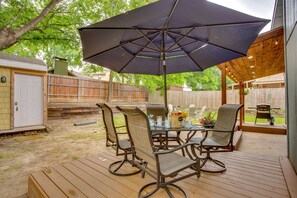 Deck | Charcoal Grill | Dining Table