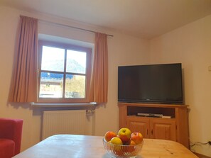 Ferienwohnung Nr. 6 für 1-5 Personen, ca 70 m², 1 Schlafzimmer, Wohnschlafraum, Balkon-Wohnraum