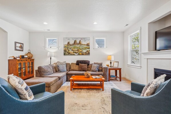 Living Room at Kenai Retreat