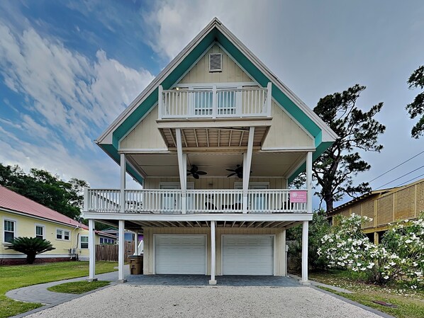 Welcome to Sandy's Beach House!