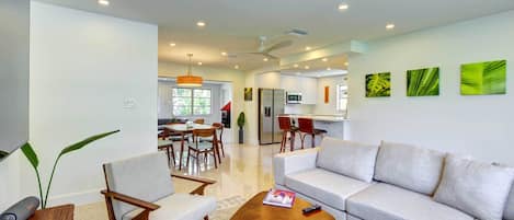 Sarasota Vacation Rental | 2BR | 2BA | 1 Step Required | 1,400 Sq Ft
