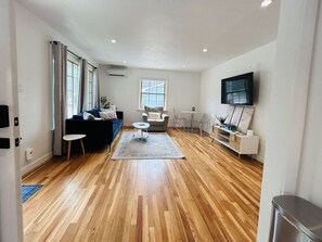 Crisp Living room