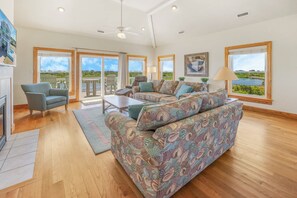 Surf or Sound Realty - 1101 - 12 Cs - Great Room -1