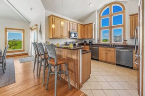Surf or Sound Realty - 1101 - 12 Cs - Kitchen -1