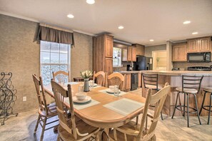 Dining Room | Dishware/Flatware Provided