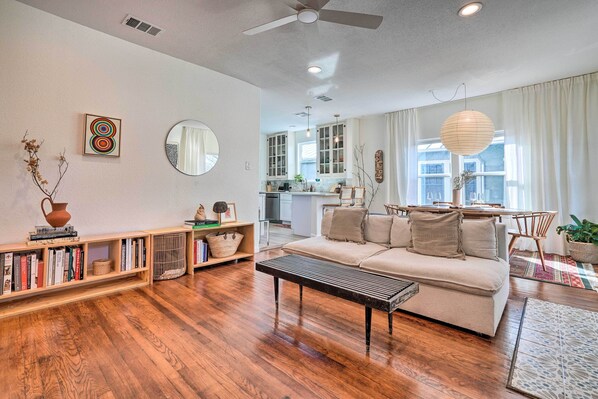 San Antonio Vacation Rental | 2BR | 2BA | 1,300 Sq Ft | 3 Steps Required