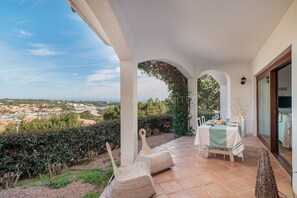 Balcony / Terrace / Patio, Building Exterior