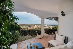 Balcony / Terrace / Patio, Building Exterior