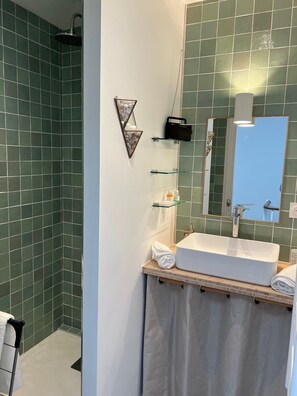 Salle de douche   WC séparés