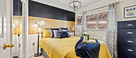 You will find luxury bedding on this queen bed