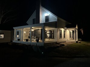 lots of lighting if you want to enjoy some fresh air after dark