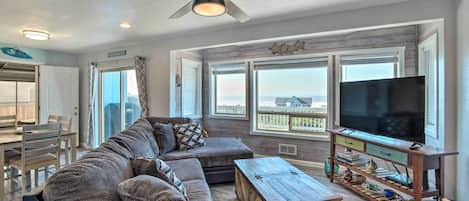 Gold Beach Vacation Rental | 4BR | 3BA | 2,250 Sq Ft | Stairs Required