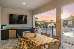 Outdoor dining