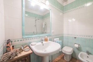 Spiegel, Zapfhahn, Armatur, Sinken, Bad Sink, Eigentum, Grün, Badezimmer, Lila, Azurblau