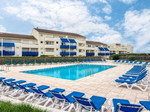 Nuage, L'Eau, Ciel, Propriété, Bâtiment, Plante, Piscine, Fenêtre, Bleu, Bleu Azur