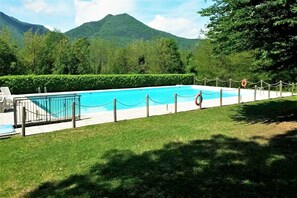 Holiday Home Swimming Pool