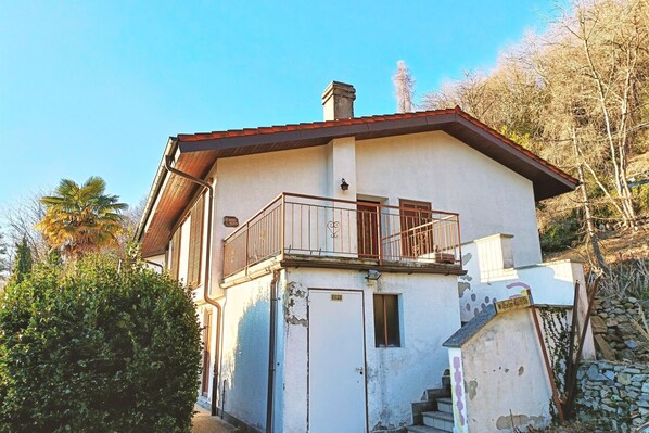 Außenseite Ferienhaus [Sommer]