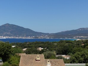 Vue sur Ajaccio depuis la terasse