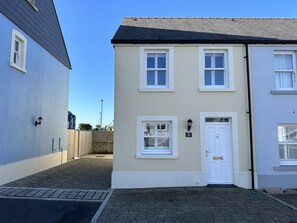 Ty Melyn - 2 Bedroom Cottage - Tenby (13864)