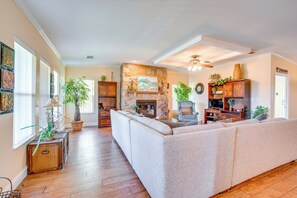 Living Area | Gas Grill | Smart TV | Central A/C & Heat