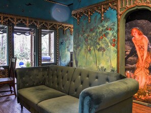 Living area | Jollydays Luxury Camping - Queen Mab&rsquo;s - Jollydays Luxury Glamping, Stamford Bridge, near York