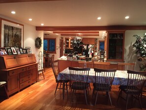 Dining room into kitchen