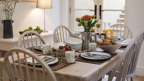 Dining Area, Sage Cottage, Bolthole Retreats