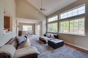 Living Room | Queen Air Mattress | 1st Floor | Smart TV | Gas Fireplace