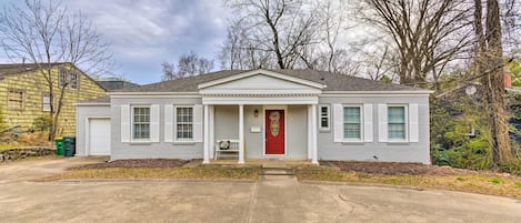 Little Rock Vacation Rental | 3BR | 2BA | 1 Small Step to Enter | 1,797 Sq Ft