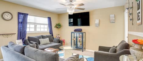 Clearwater Vacation Rental | 2BR | 1BA | 1,000 Sq Ft | Step-Free Access