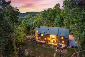 Welcome to the Grillin Bear Lodge- your new happy place in the heart of the Smoky Mountains!