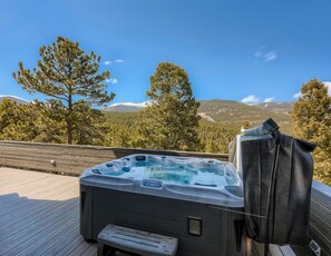 Bañera de hidromasaje al aire libre