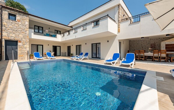 pool