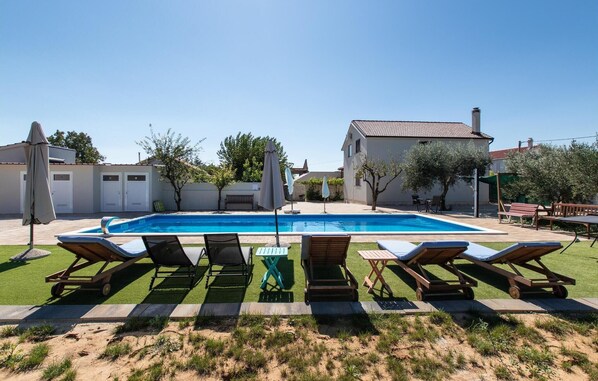 pool