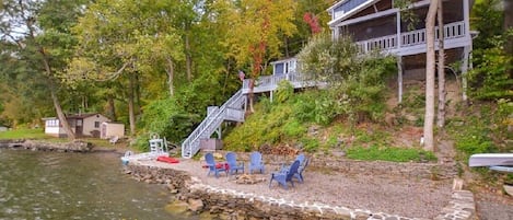 Direct waterfront cottage on Keuka Lake
