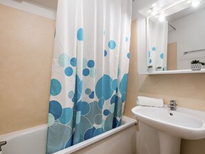 Miroir, Robinet, Luminaire Plomberie, Propriété, Lavabo, Évier, Salle De Bains, Bleu Azur, Bleu, Violet