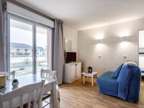 Table, Building, Wood, Comfort, Architecture, Floor, Flooring, Couch, Living Room, Hardwood