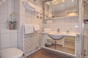 Metropol Whg. 40, Landseite