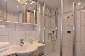 Metropol Whg. 40, Landseite