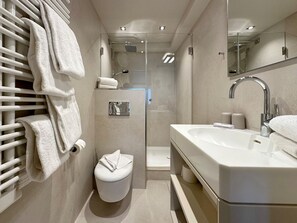 Metropol, Whg. 107, Seeseite