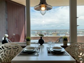 Metropol, Whg. 171, Landseite