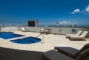 Rooftop pool and jacuzzi 