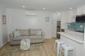 Living/kitchen area