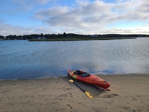 Kayaking at private marina / beach (5 min walk)