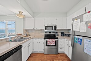 Test out your cooking skills in this fully stocked kitchen.