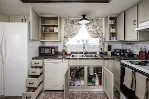 Fully stocked Kitchen