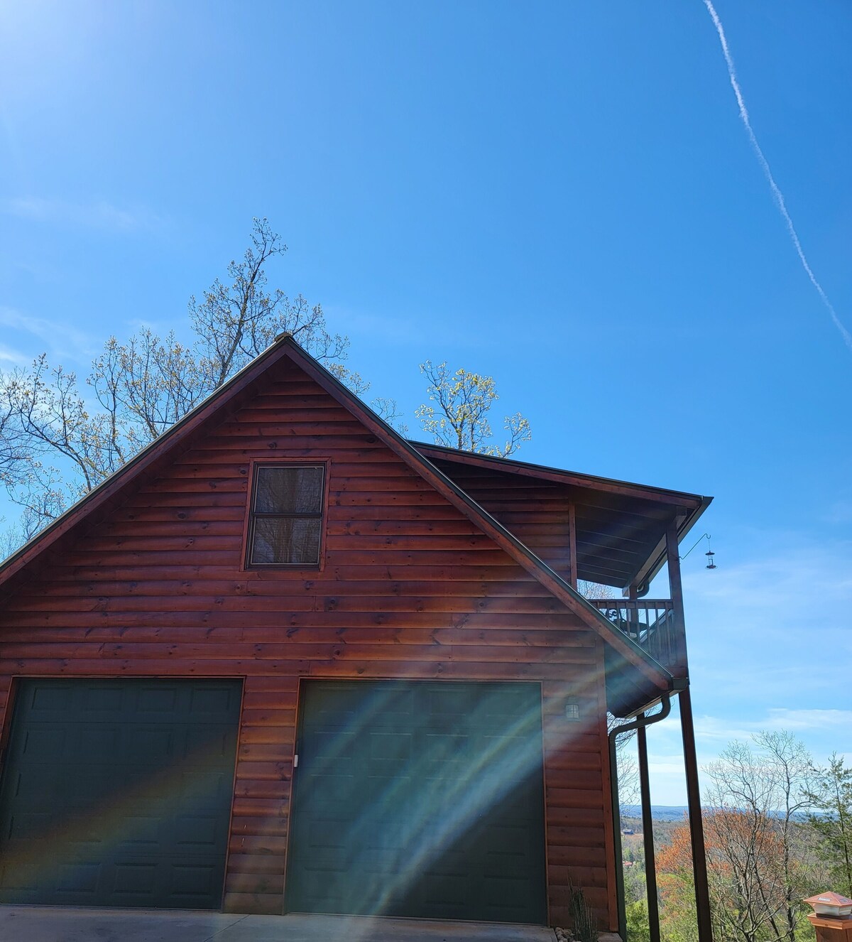 Carriage Apt with gorgeous mountain sunset view – 6 miles Dahlonega Town Square
