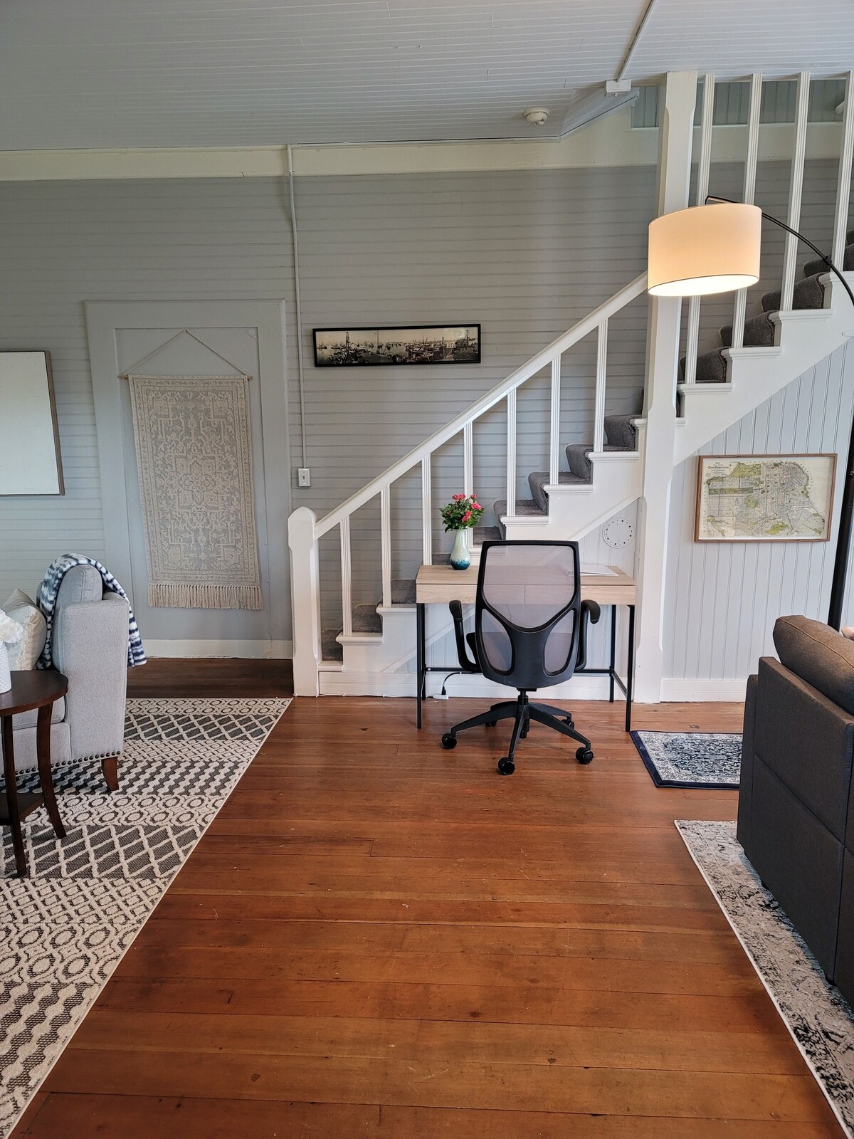 Monthly Rental – Great for extended stays Close to Downtown & Attractions