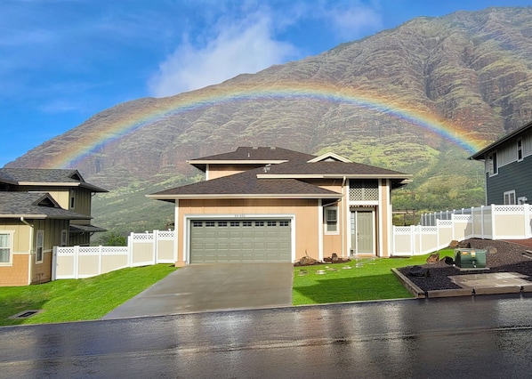 Gorgeous setting . This is not photoshopped, it was a real rainbow
