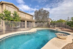 Private Outdoor Pool | Gas Grill | Fire Pit